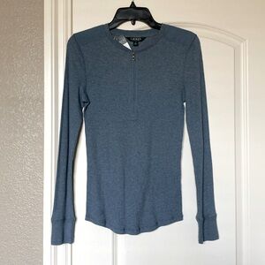 NWT Women’s Lauren long sleeved ribbed knit top, Medium. Denim blue. Front zip